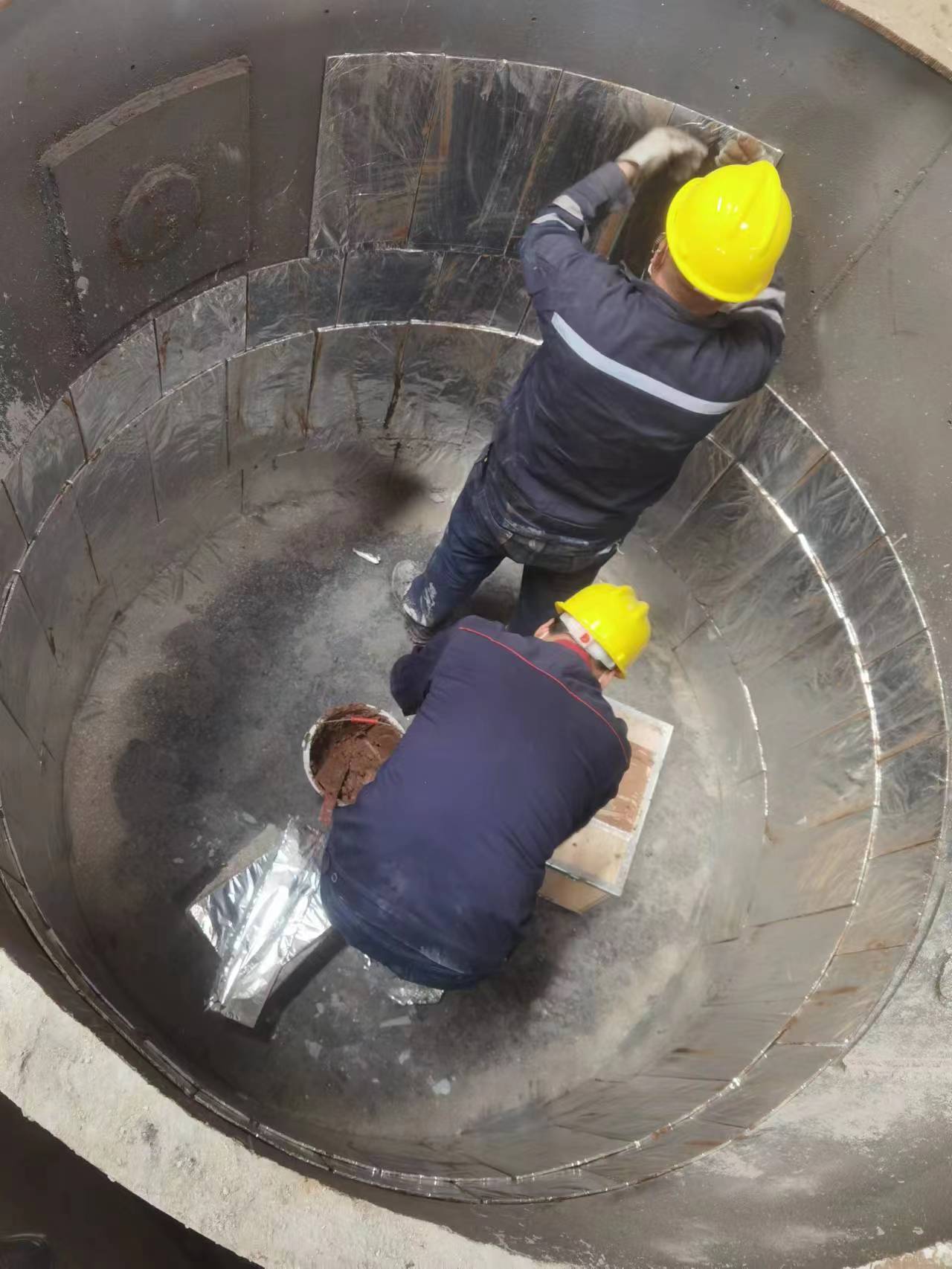 钢包内衬施工细节实拍 - 钢包施工现场
